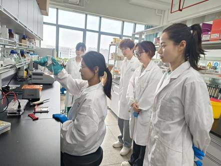 https://biology.ahnu.edu.cn/__local/5/63/31/605278F3E2359B3FB1AA619565A_F3A840D0_1B32E.jpeg